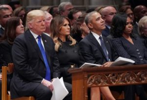 Trump und Ehefrau Melania neben den Obamas bei der Trauerfeier für Ex-Präsident Bush